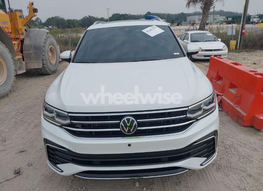 Photo 12 of 2022 Volkswagen Tiguan 2.0T SEL R-LINE (VIN 3VV4B7AX5NM111133)