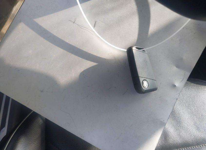 Photo 11 of 2018 Volkswagen Tiguan 2.0T SEL PREMIUM (VIN 3VV4B7AX6JM198938)