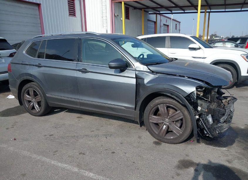 Photo 14 of 2018 Volkswagen Tiguan 2.0T SEL PREMIUM (VIN 3VV4B7AX6JM198938)