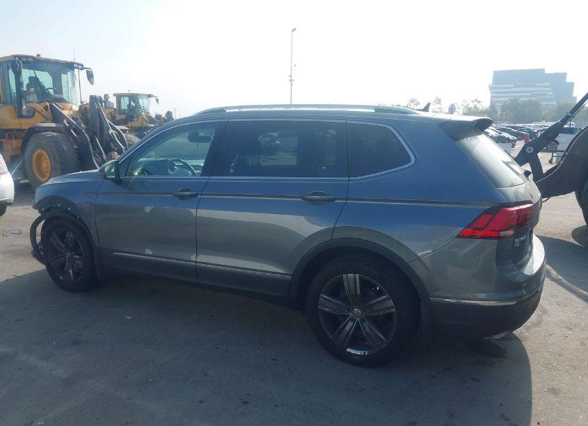 Photo 15 of 2018 Volkswagen Tiguan 2.0T SEL PREMIUM (VIN 3VV4B7AX6JM198938)