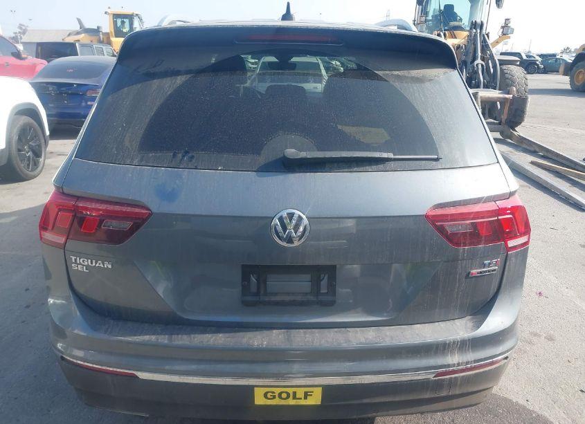 Photo 17 of 2018 Volkswagen Tiguan 2.0T SEL PREMIUM (VIN 3VV4B7AX6JM198938)
