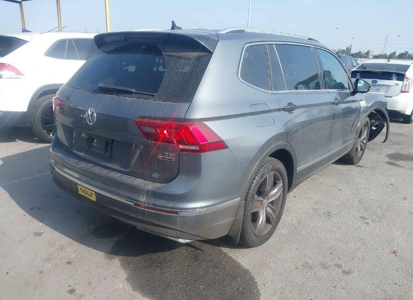 Photo 4 of 2018 Volkswagen Tiguan 2.0T SEL PREMIUM (VIN 3VV4B7AX6JM198938)