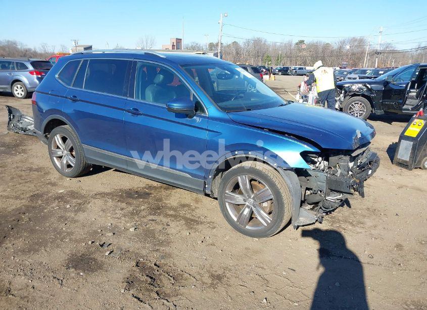 2018 Volkswagen Tiguan 2.0T SEL PREMIUM (VIN 3VV4B7AX6JM219111) main photo