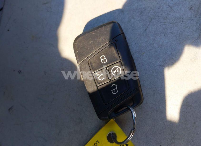 Photo 11 of 2018 Volkswagen Tiguan 2.0T SEL PREMIUM (VIN 3VV4B7AX6JM219111)