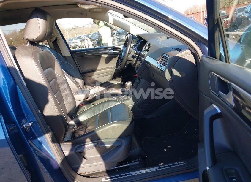 Photo 5 of 2018 Volkswagen Tiguan 2.0T SEL PREMIUM (VIN 3VV4B7AX6JM219111)