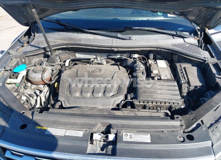 Photo 10 of 2019 Volkswagen Tiguan 2.0T SEL PREMIUM/2.0T SEL PREMIUM R-LINE (VIN 3VV4B7AX6KM086321)