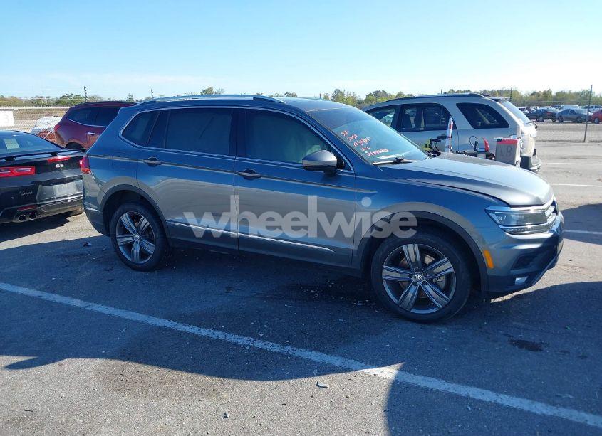 Photo 13 of 2019 Volkswagen Tiguan 2.0T SEL PREMIUM/2.0T SEL PREMIUM R-LINE (VIN 3VV4B7AX6KM086321)
