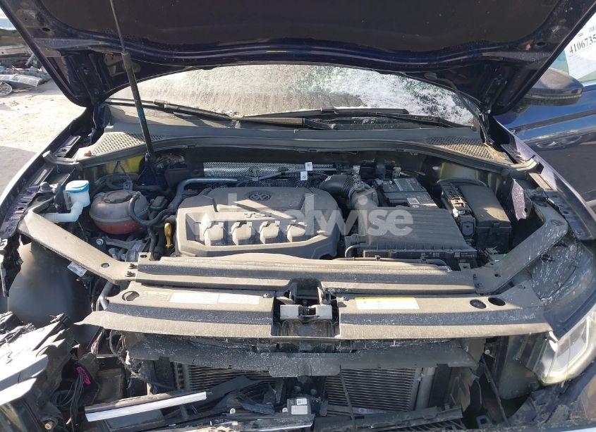 Photo 10 of 2022 Volkswagen Tiguan 2.0T SEL R-LINE (VIN 3VV4B7AX6NM050942)
