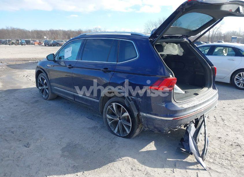 Photo 3 of 2022 Volkswagen Tiguan 2.0T SEL R-LINE (VIN 3VV4B7AX6NM050942)
