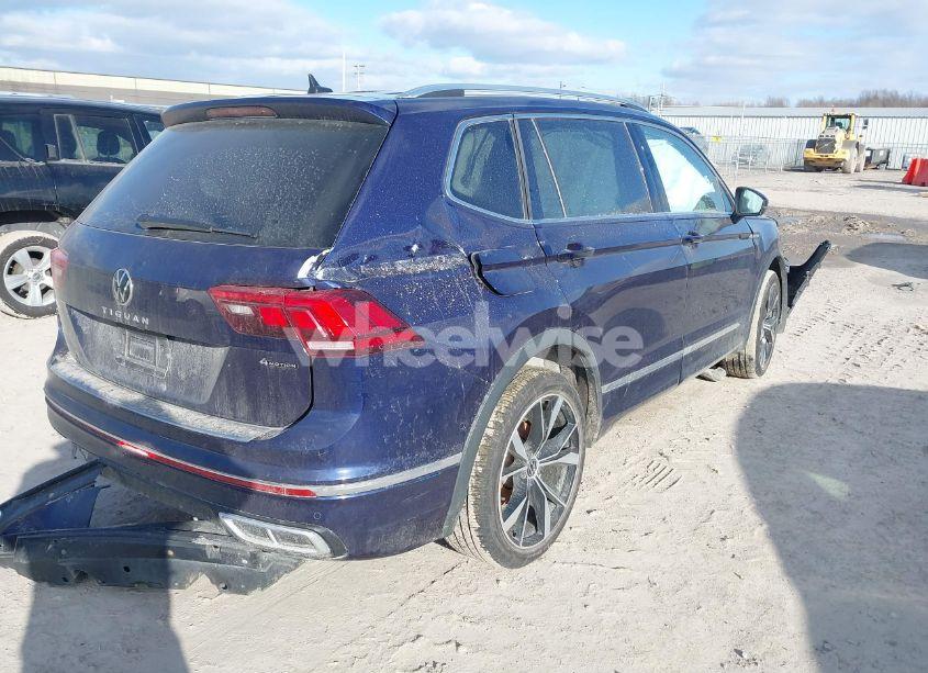 Photo 4 of 2022 Volkswagen Tiguan 2.0T SEL R-LINE (VIN 3VV4B7AX6NM050942)