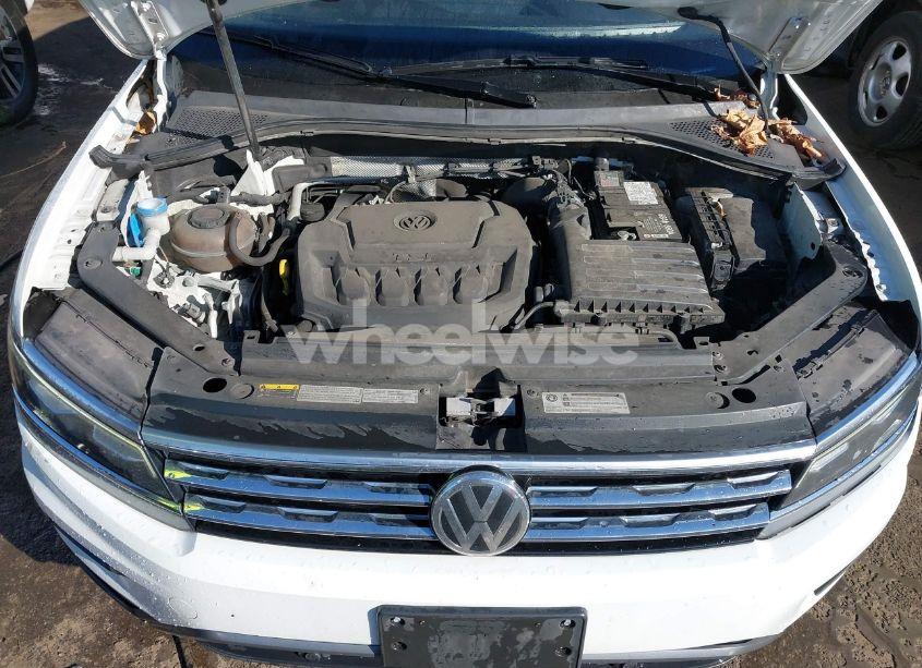 Photo 10 of 2018 Volkswagen Tiguan 2.0T SEL PREMIUM (VIN 3VV4B7AX7JM172073)