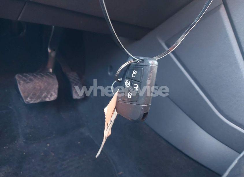 Photo 11 of 2018 Volkswagen Tiguan 2.0T SEL PREMIUM (VIN 3VV4B7AX7JM172073)