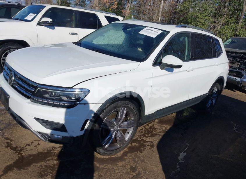 Photo 2 of 2018 Volkswagen Tiguan 2.0T SEL PREMIUM (VIN 3VV4B7AX7JM172073)