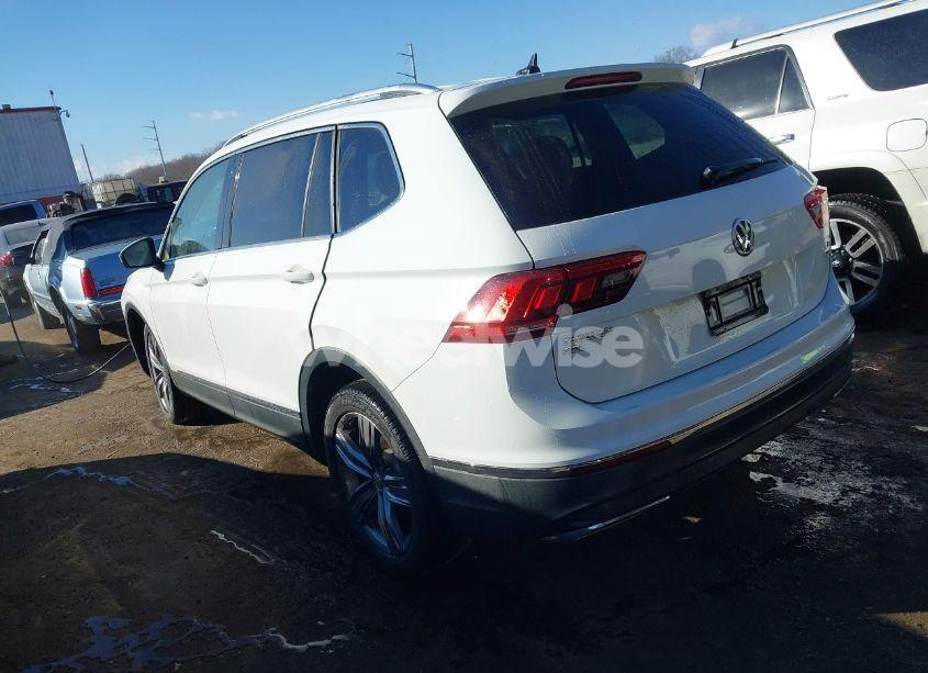 Photo 3 of 2018 Volkswagen Tiguan 2.0T SEL PREMIUM (VIN 3VV4B7AX7JM172073)
