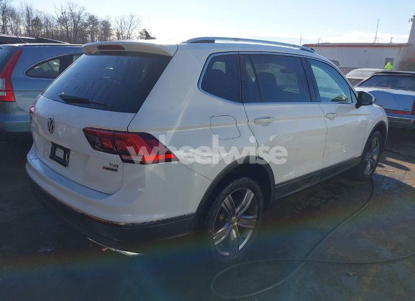 Photo 4 of 2018 Volkswagen Tiguan 2.0T SEL PREMIUM (VIN 3VV4B7AX7JM172073)
