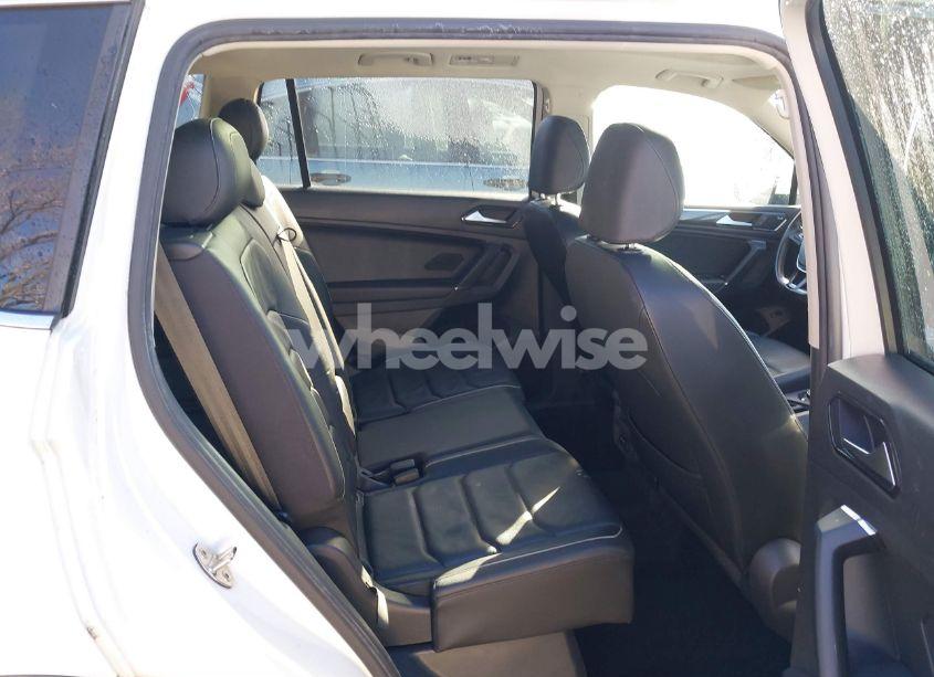 Photo 8 of 2018 Volkswagen Tiguan 2.0T SEL PREMIUM (VIN 3VV4B7AX7JM172073)