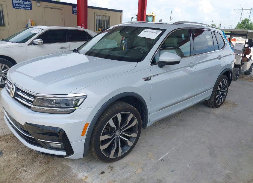 Photo 2 of 2018 Volkswagen Tiguan 2.0T SEL PREMIUM (VIN 3VV4B7AX7JM182912)