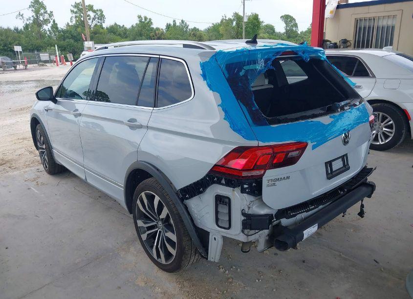 Photo 3 of 2018 Volkswagen Tiguan 2.0T SEL PREMIUM (VIN 3VV4B7AX7JM182912)