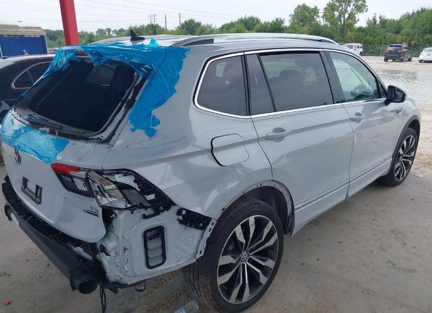 Photo 4 of 2018 Volkswagen Tiguan 2.0T SEL PREMIUM (VIN 3VV4B7AX7JM182912)