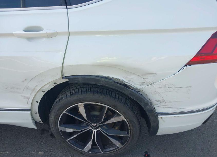 Photo 6 of 2022 Volkswagen Tiguan 2.0T SEL R-LINE (VIN 3VV4B7AX7NM023457)
