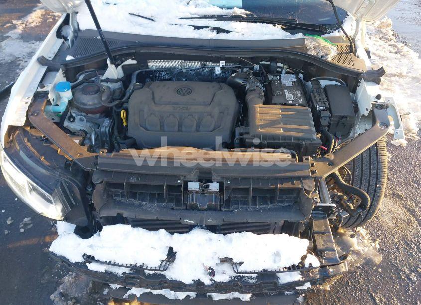 Photo 10 of 2024 Volkswagen Tiguan 2.0T SEL R-LINE (VIN 3VV4B7AX7RM101032)