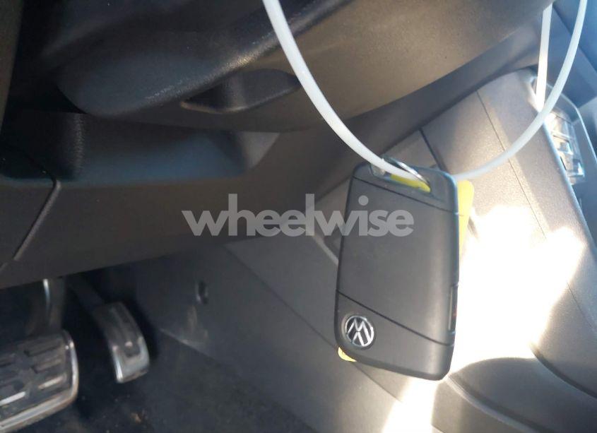 Photo 11 of 2024 Volkswagen Tiguan 2.0T SEL R-LINE (VIN 3VV4B7AX7RM101032)