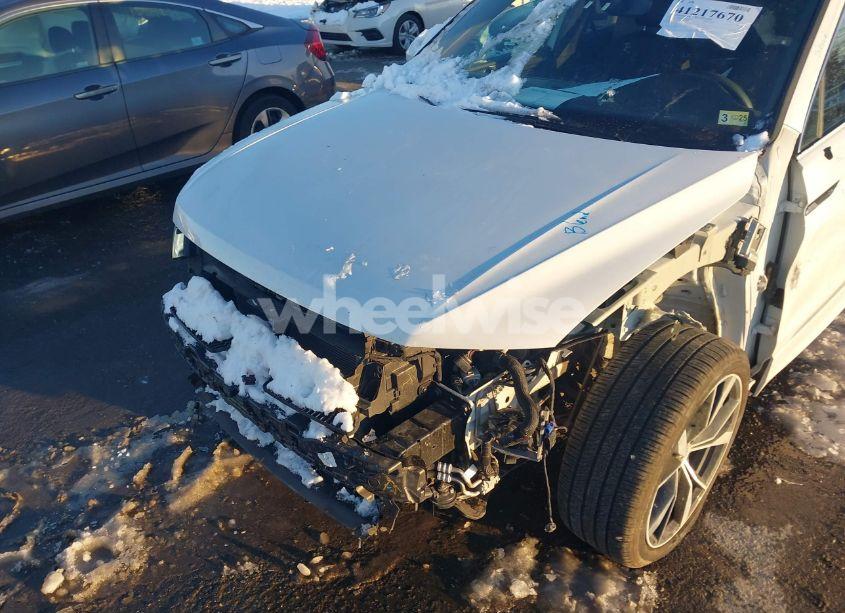 Photo 6 of 2024 Volkswagen Tiguan 2.0T SEL R-LINE (VIN 3VV4B7AX7RM101032)