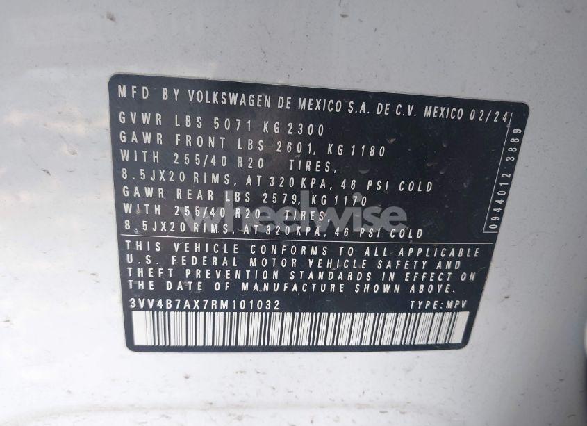 Photo 9 of 2024 Volkswagen Tiguan 2.0T SEL R-LINE (VIN 3VV4B7AX7RM101032)