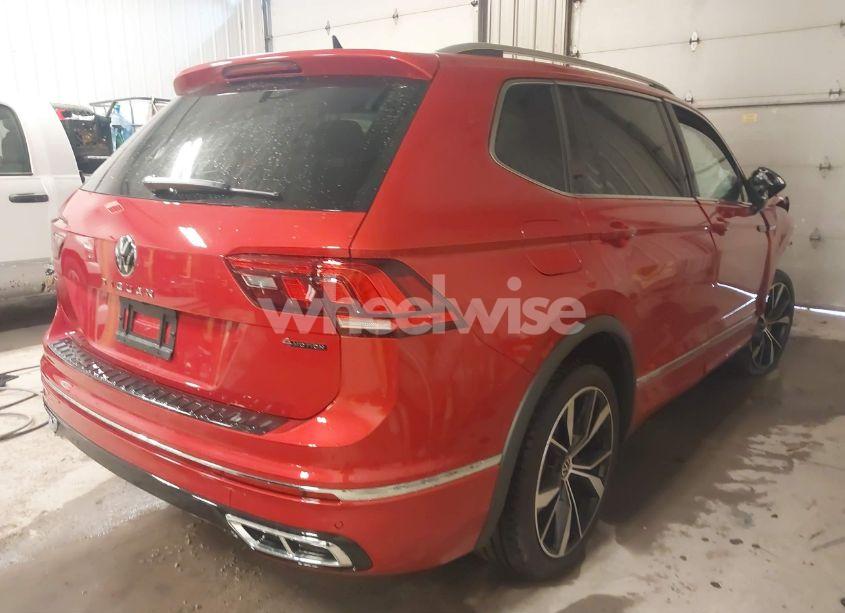 Photo 4 of 2024 Volkswagen Tiguan 2.0T SEL R-LINE (VIN 3VV4B7AX7RM158735)