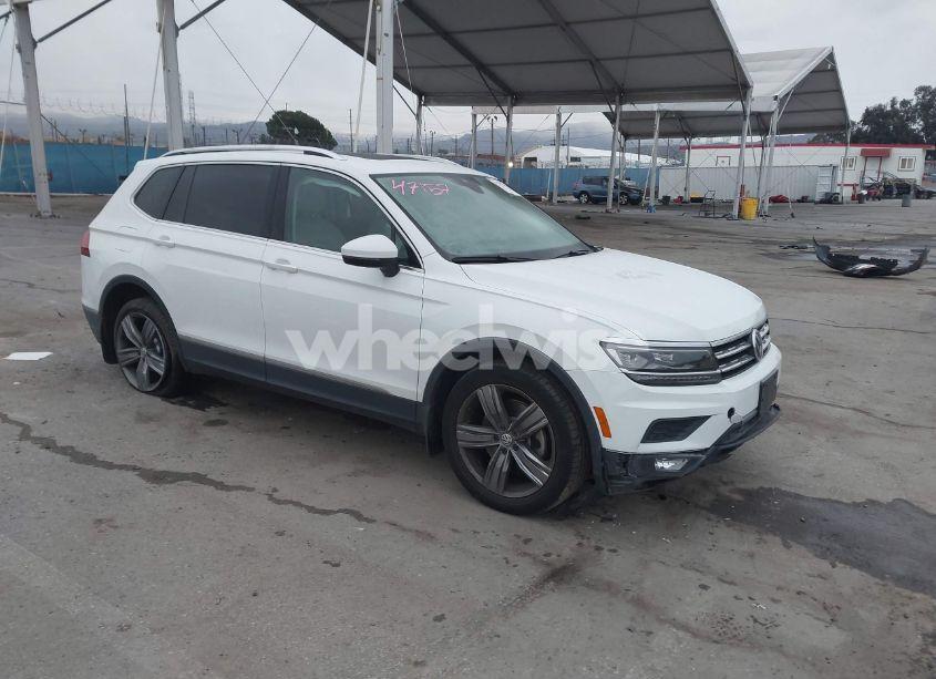 2018 Volkswagen Tiguan 2.0T SEL PREMIUM (VIN 3VV4B7AX8JM197466) main photo