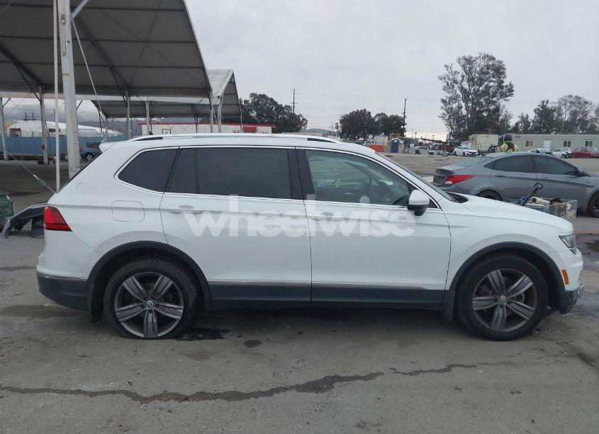 Photo 13 of 2018 Volkswagen Tiguan 2.0T SEL PREMIUM (VIN 3VV4B7AX8JM197466)