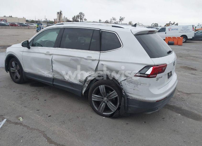 Photo 3 of 2018 Volkswagen Tiguan 2.0T SEL PREMIUM (VIN 3VV4B7AX8JM197466)