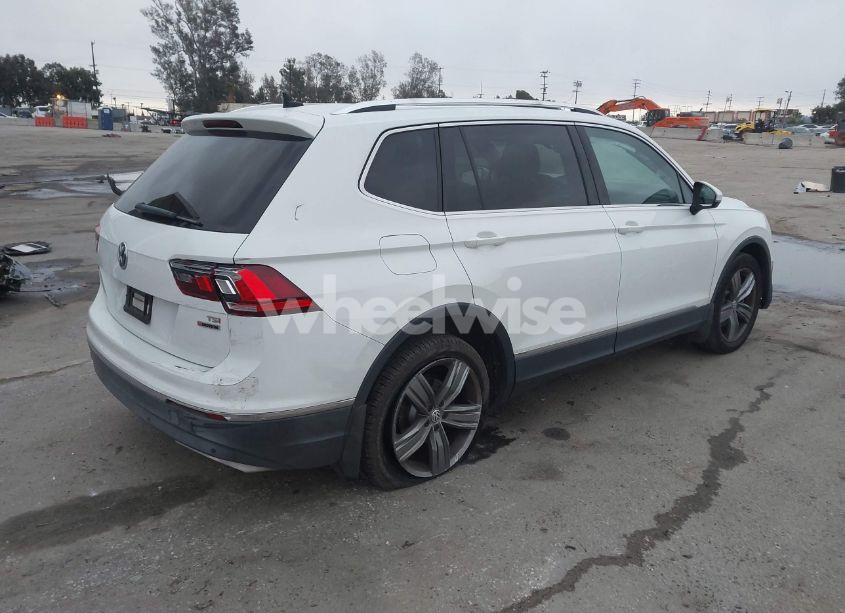 Photo 4 of 2018 Volkswagen Tiguan 2.0T SEL PREMIUM (VIN 3VV4B7AX8JM197466)