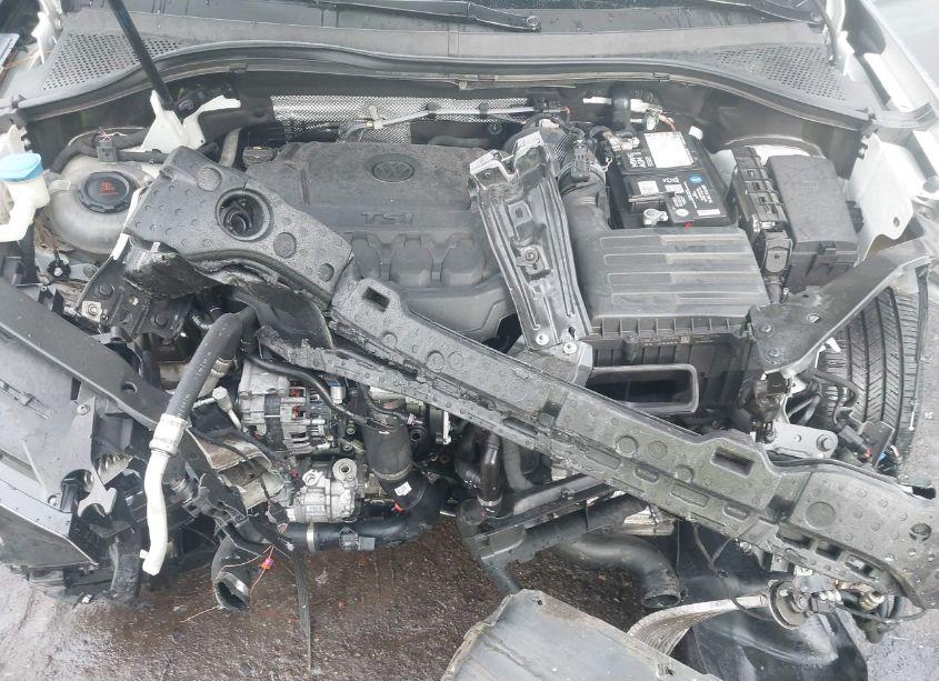 Photo 10 of 2018 Volkswagen Tiguan 2.0T SEL PREMIUM (VIN 3VV4B7AX8JM207753)