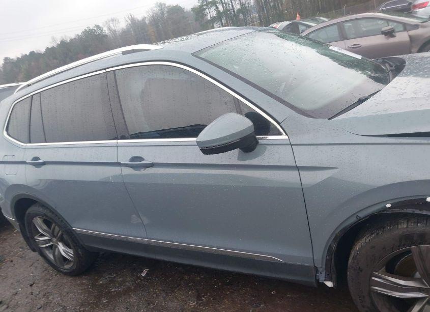 Photo 14 of 2018 Volkswagen Tiguan 2.0T SEL PREMIUM (VIN 3VV4B7AX8JM207753)