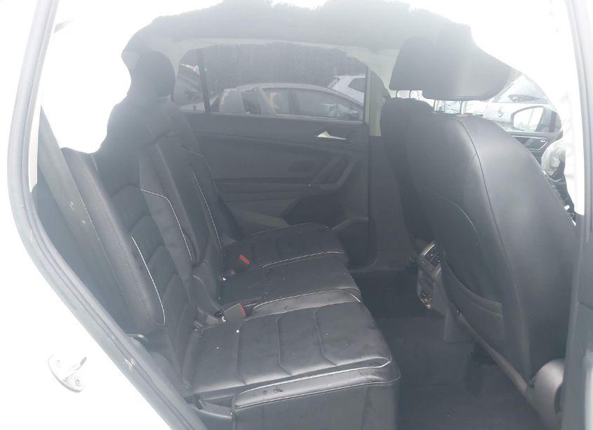 Photo 8 of 2018 Volkswagen Tiguan 2.0T SEL PREMIUM (VIN 3VV4B7AX8JM207753)