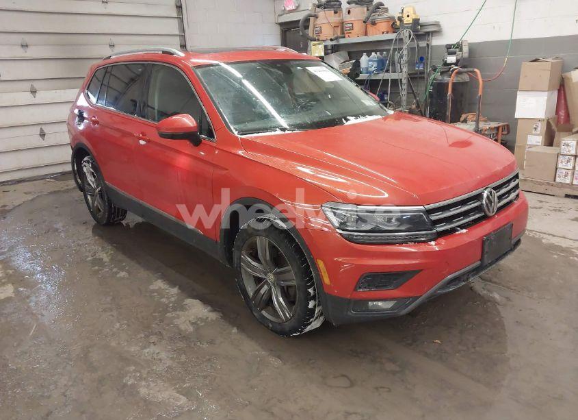 2019 Volkswagen Tiguan 2.0T SEL PREMIUM/2.0T SEL PREMIUM R-LINE (VIN 3VV4B7AX8KM116807) main photo