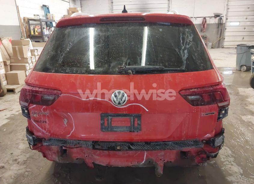Photo 17 of 2019 Volkswagen Tiguan 2.0T SEL PREMIUM/2.0T SEL PREMIUM R-LINE (VIN 3VV4B7AX8KM116807)