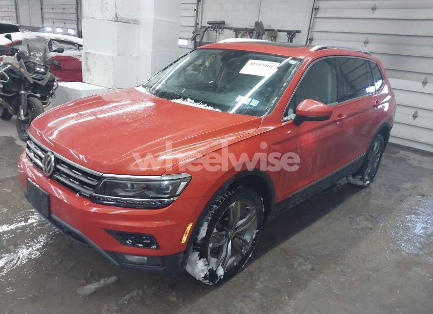 Photo 2 of 2019 Volkswagen Tiguan 2.0T SEL PREMIUM/2.0T SEL PREMIUM R-LINE (VIN 3VV4B7AX8KM116807)