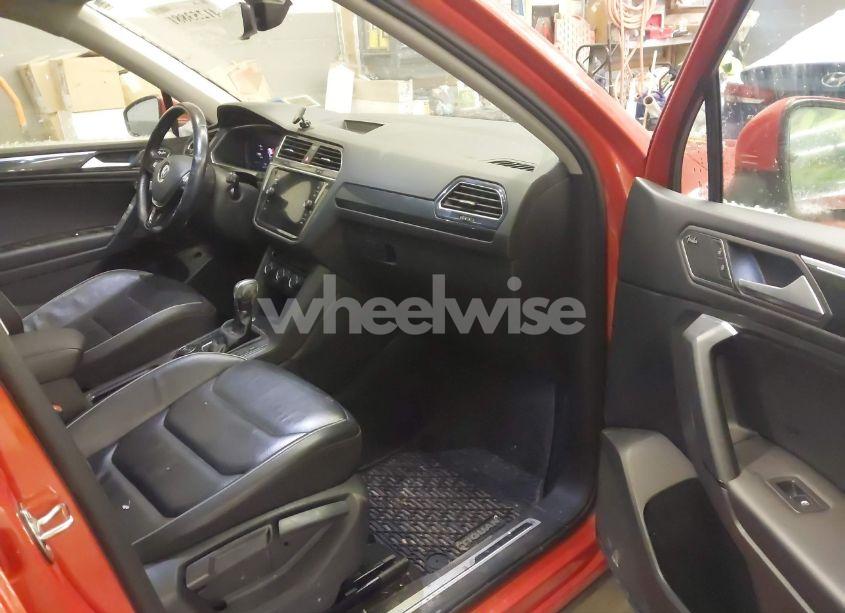 Photo 5 of 2019 Volkswagen Tiguan 2.0T SEL PREMIUM/2.0T SEL PREMIUM R-LINE (VIN 3VV4B7AX8KM116807)