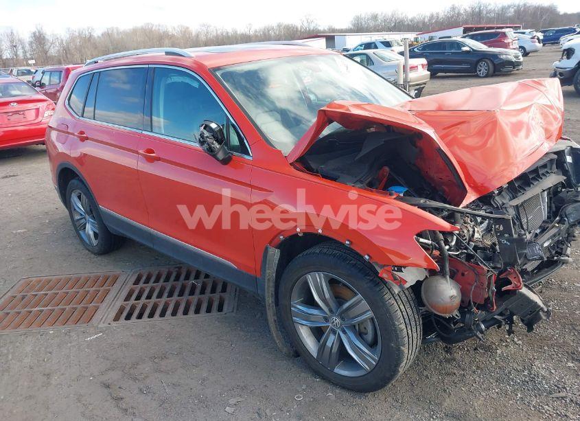 2019 Volkswagen Tiguan 2.0T SEL PREMIUM/2.0T SEL PREMIUM R-LINE (VIN 3VV4B7AX9KM068380) main photo