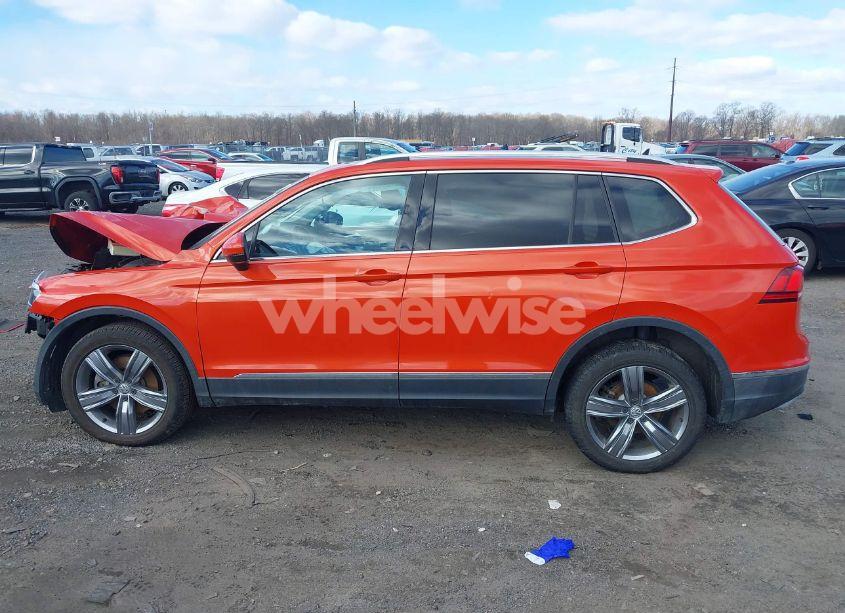 Photo 14 of 2019 Volkswagen Tiguan 2.0T SEL PREMIUM/2.0T SEL PREMIUM R-LINE (VIN 3VV4B7AX9KM068380)