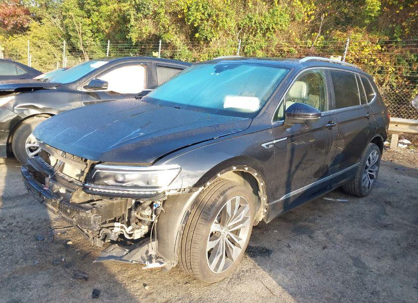 Photo 2 of 2021 Volkswagen Tiguan 2.0T SEL PREMIUM R-LINE (VIN 3VV4B7AX9MM158325)