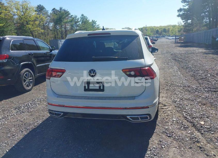 Photo 16 of 2022 Volkswagen Tiguan 2.0T SEL R-LINE (VIN 3VV4B7AX9NM176468)