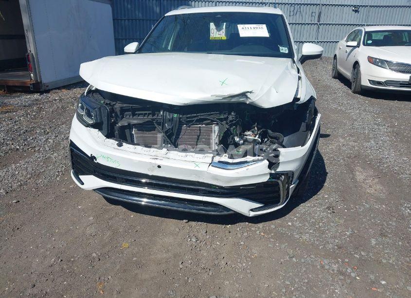 Photo 6 of 2022 Volkswagen Tiguan 2.0T SEL R-LINE (VIN 3VV4B7AX9NM176468)
