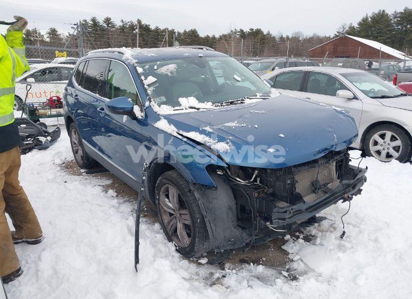 2018 Volkswagen Tiguan 2.0T SEL PREMIUM (VIN 3VV4B7AXXJM009997) main photo