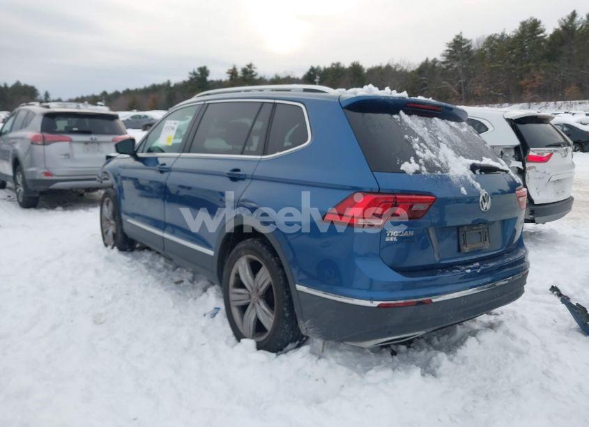 Photo 3 of 2018 Volkswagen Tiguan 2.0T SEL PREMIUM (VIN 3VV4B7AXXJM009997)