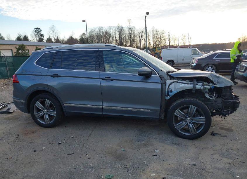 Photo 14 of 2018 Volkswagen Tiguan 2.0T SEL PREMIUM (VIN 3VV4B7AXXJM076194)
