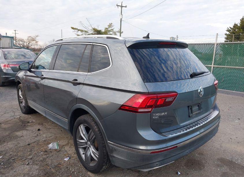 Photo 3 of 2018 Volkswagen Tiguan 2.0T SEL PREMIUM (VIN 3VV4B7AXXJM076194)