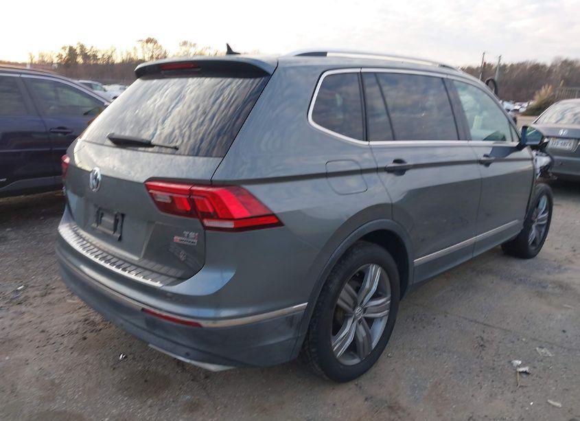Photo 4 of 2018 Volkswagen Tiguan 2.0T SEL PREMIUM (VIN 3VV4B7AXXJM076194)